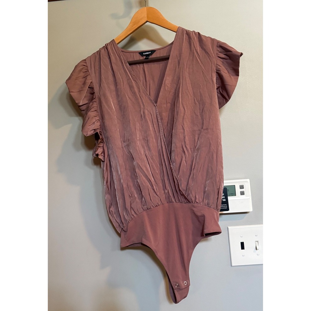 Express Bodysuit Women Medium Mauve Ruffle Sleeve V-Neck Surplice Blouse Top